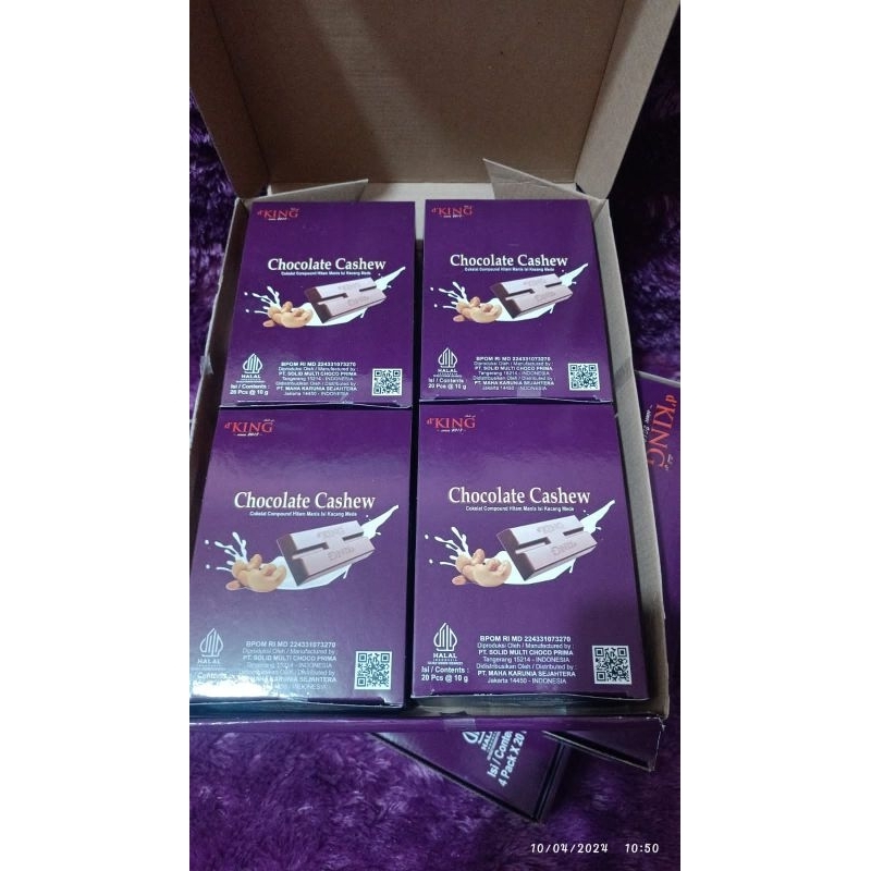 

cokelat cashew 1kotak isi 20pcs
