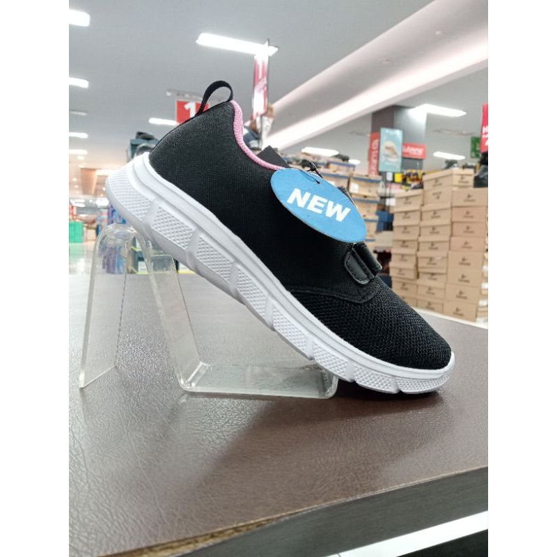 Tomkins Luca Hitam Putih