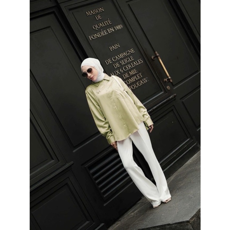 Vibrant shirt Vanilla hijab preloved