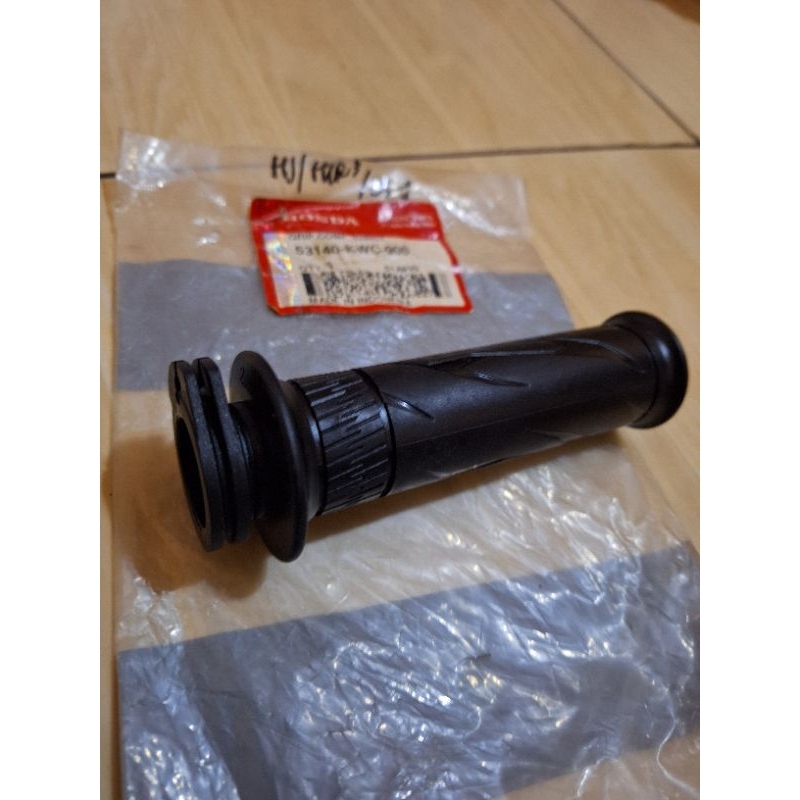 grip kanan grip gass honda cs1 cs one original.ahm honda 53140-kwc-900 handgrip cs one cs1 kanan ori
