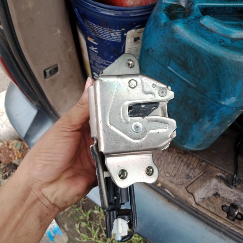 doorlock bagasi Inova(2004-2015) original Aisin