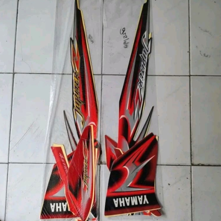 STRIPING STIKER LIST JUPITER Z TAHUN 2006 MERAH HITAM JUPITER Z 2006