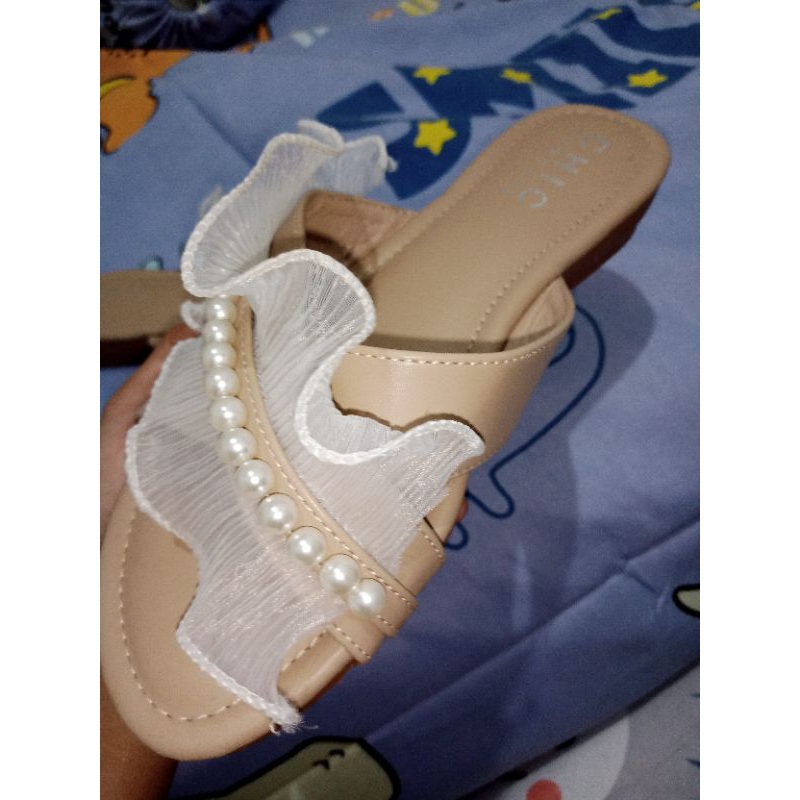 Preloved Sendal Flat Chic Fortune