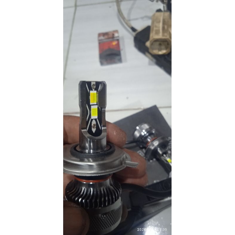 Bohlamp LED H4 3 warna