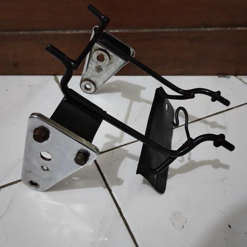 breket lampu depan set kupingan lampu Tiger Lama Tiger lawas(tilam tilas)