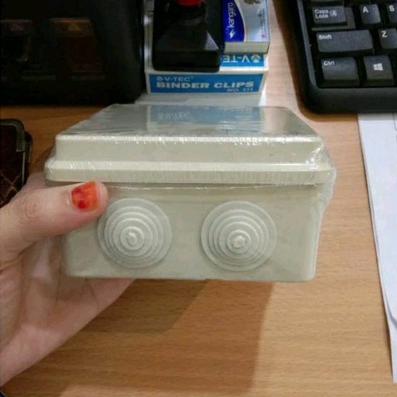 Doradus 105 x 105 x 55 Putih / hitam Duradus Weatherproof junction Box MASKO / SCHMIDT / MURATOR