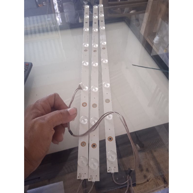 BACKLIGHT POLYTRON 32 INCH