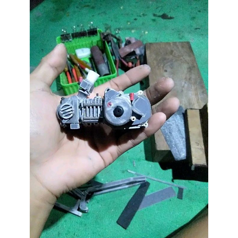 Mesin miniatur motor Jupiter Panjang 5,5cm Lebar 2.5cm