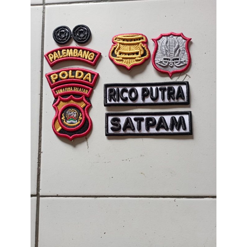 satu set atribut satpam pdh