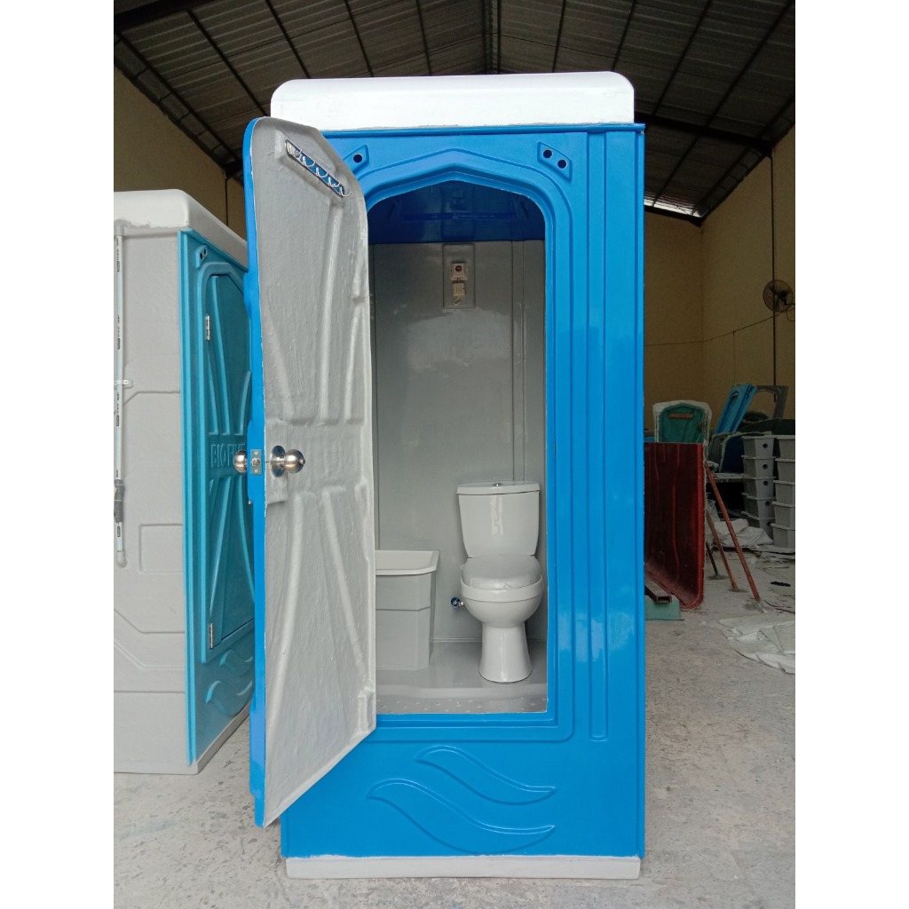 WC Portable M VIP dengan Closet Duduk TOTO dan Bak Air Fiberglass