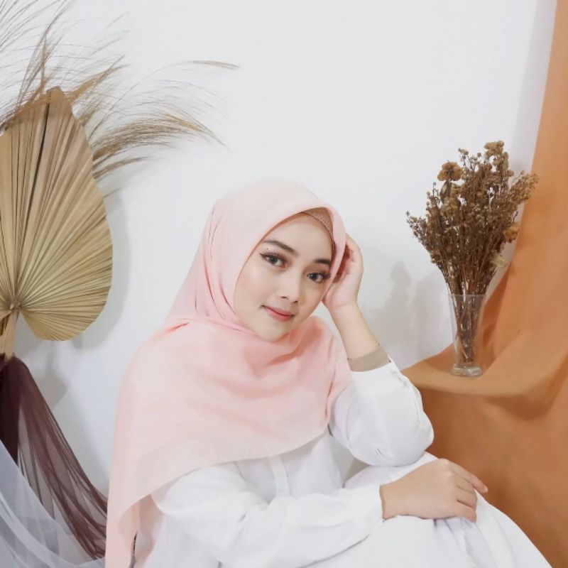 Hijab Bella Square / Kerudung Segiempat Pollycotton