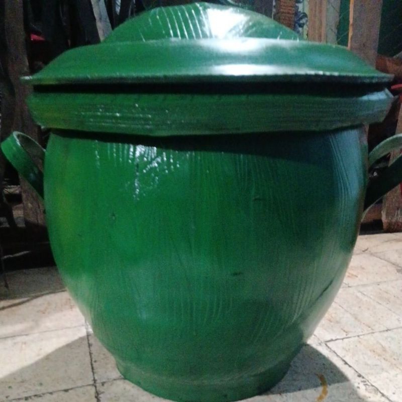 Tempat sampah hijau dari Ban