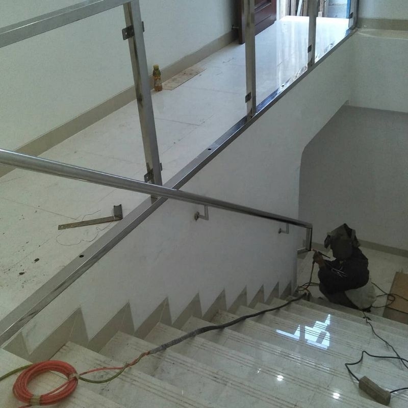 RAILING BALKON RUMAH MINIMALIS STAINLESS STEEL BAHAN KACA