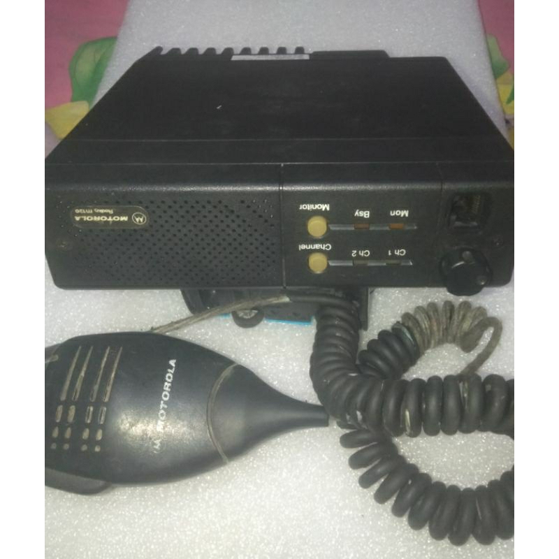 Motorola radius M120 2 Chanel frekwensi 438-470 mhz.