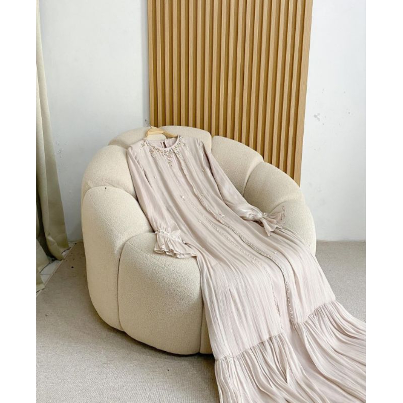 Mahira Shimmer Dress by Vinalettahijab (Preloved)