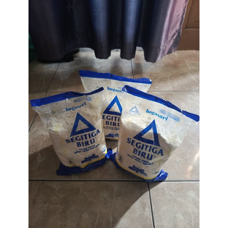 

tepung terigu segitiga biru