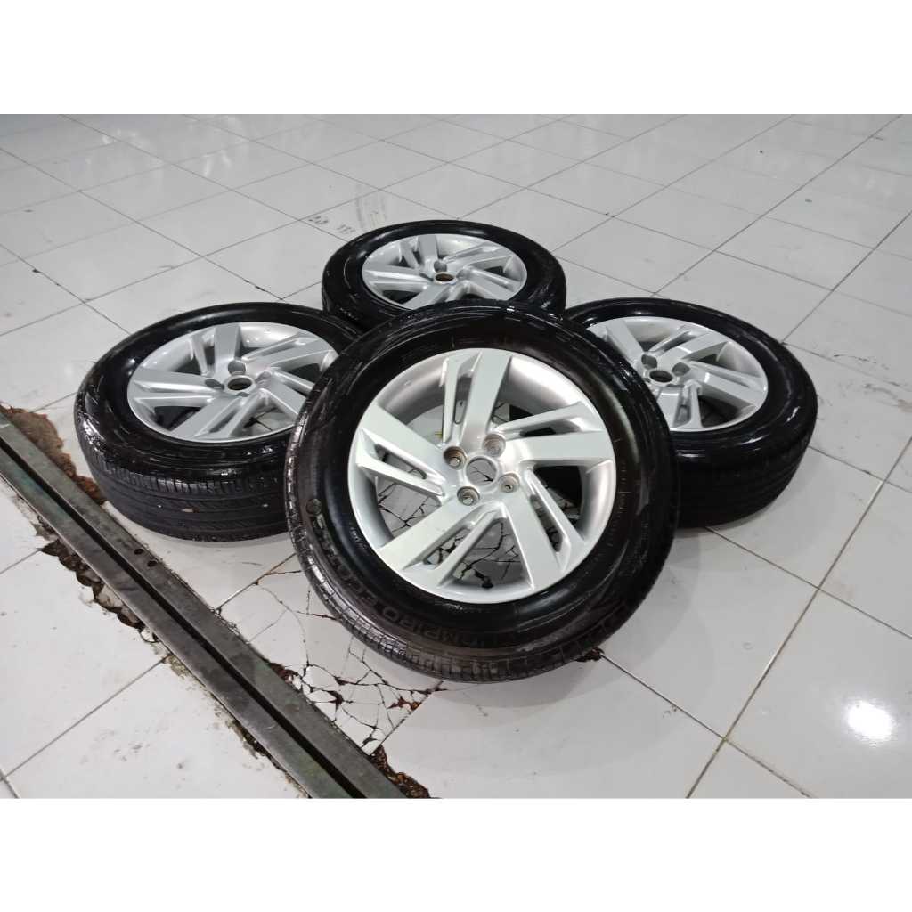 velg mobil asli copotan toyota raize r16 pcd 4x100 + ban bisa untuk daihatsu rocky