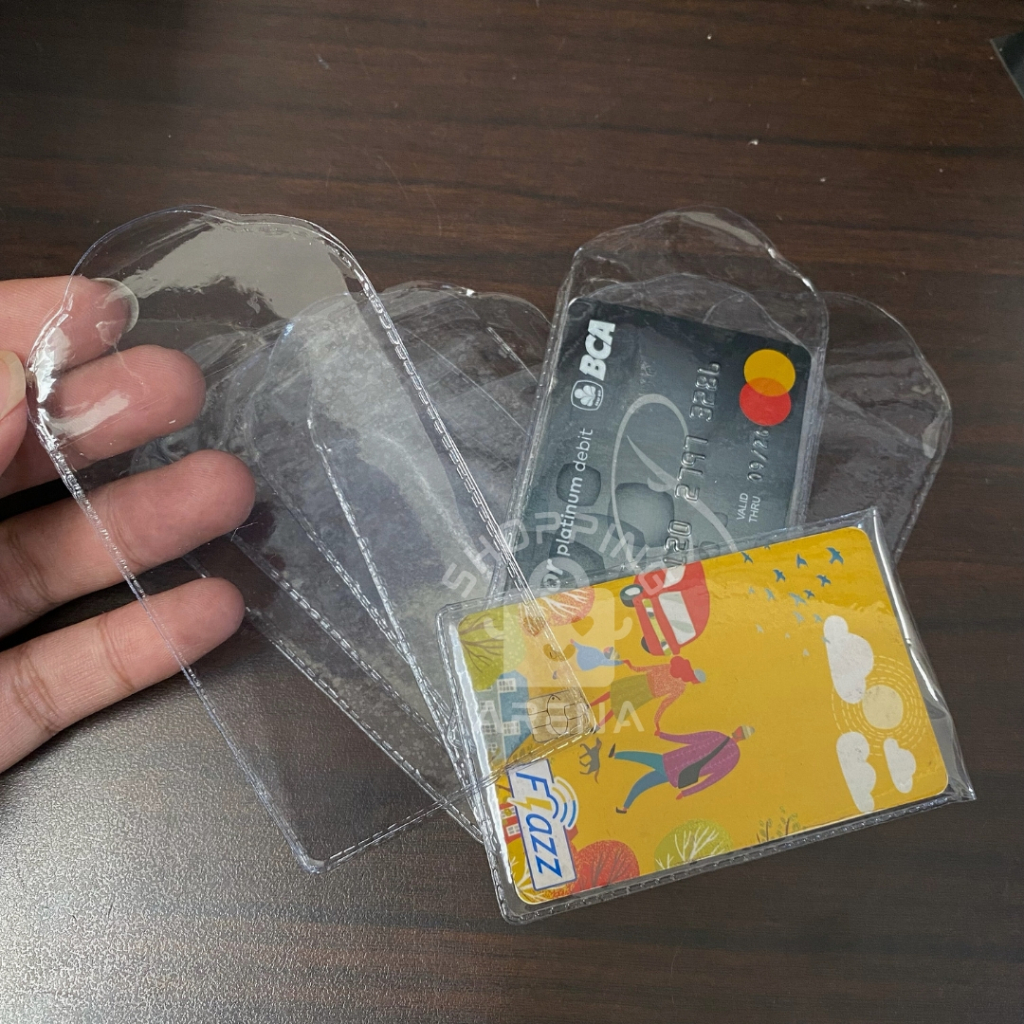

Sampul Cover Plastik Pelindung Kartu Id Card SIM KTP Pelajar Barang Penting Lainnya Anti Gores E-toll Bungkus Plastic Kresek Mika Bening Agar Tidak Rusak Dan Lecet atau Sobek Bila Terkena Air Tahan Lama Serta Awet Di Jamin Tebal Malang