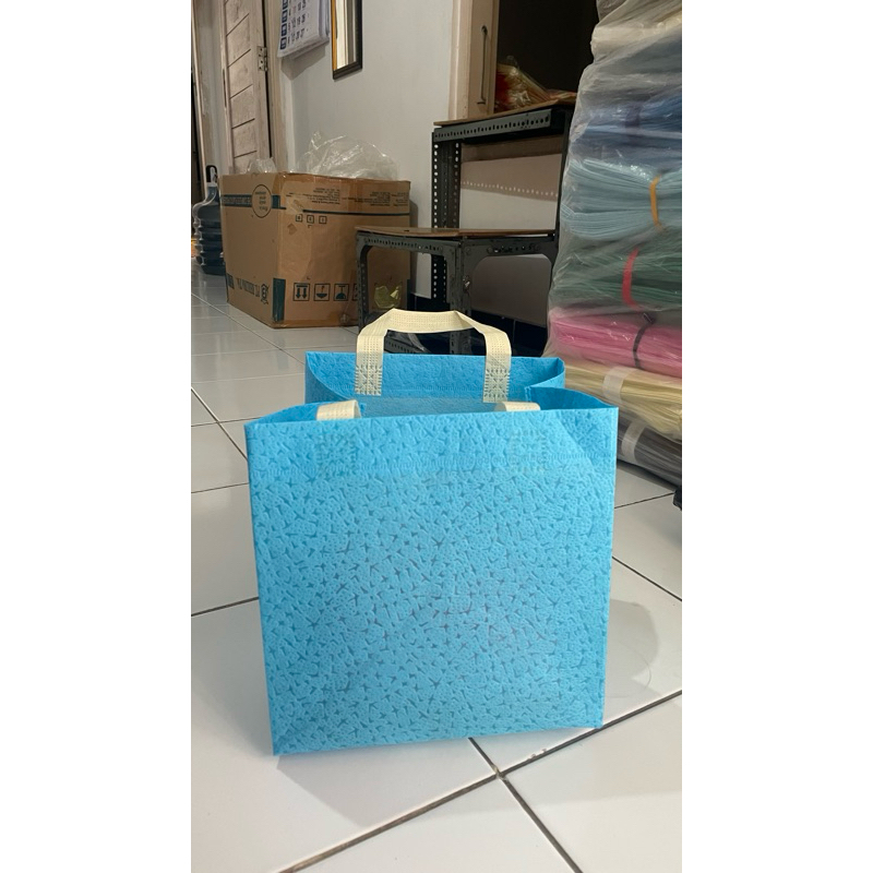 

goodie bag 2424 box 22 spunbond aqiqah hantaran