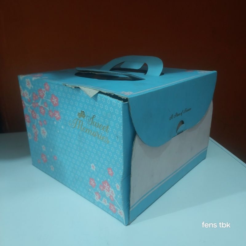 KOTAK KUE ULANG TAHUN