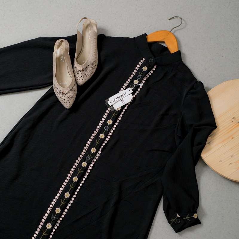 Womscloth - Midi Dress Crinkle Bordir - Dress Lebaran Busui Kancing Lengan Panjang - Gamis Wanita Muslim Terbaru-Hitam