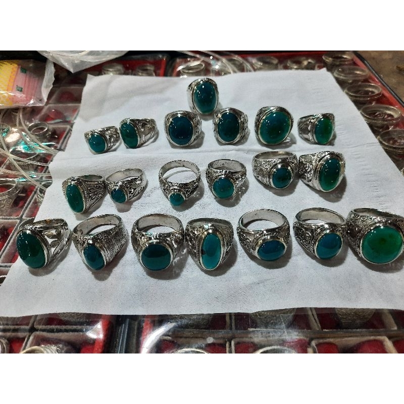 Batu bacan Doko majiko bahan