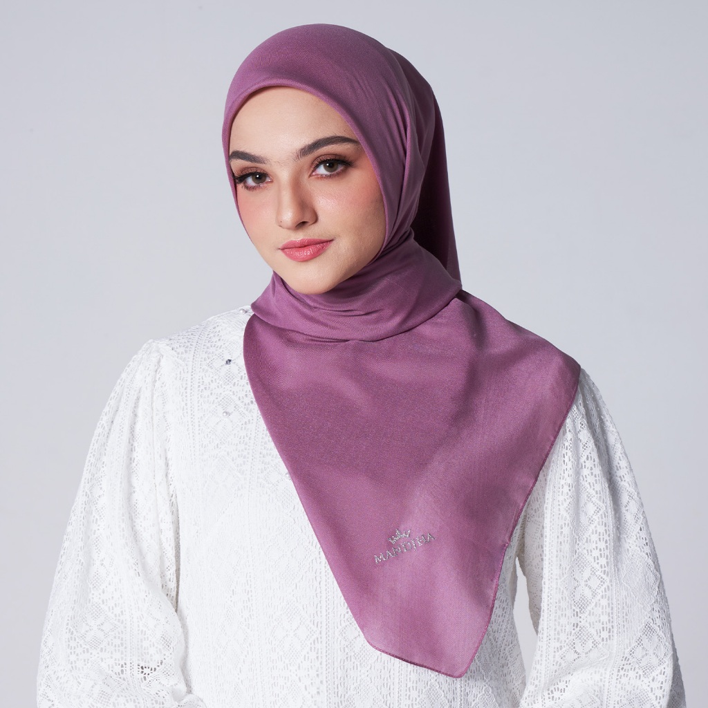 MANDJHA Essential Raspberry 96 Scarf By IVAN GUNAWAN - Jilbab Hijab Segi Empat Polos ORIGINAL MANDJH