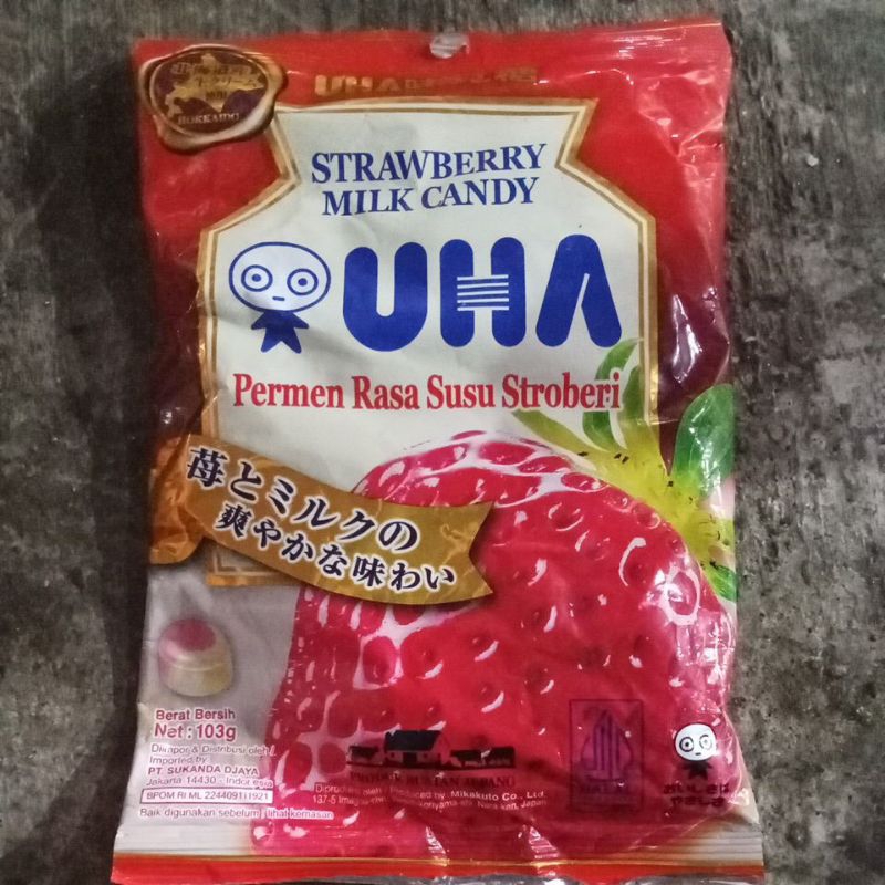 

PERMEN UHA strawberry milk candy 103g