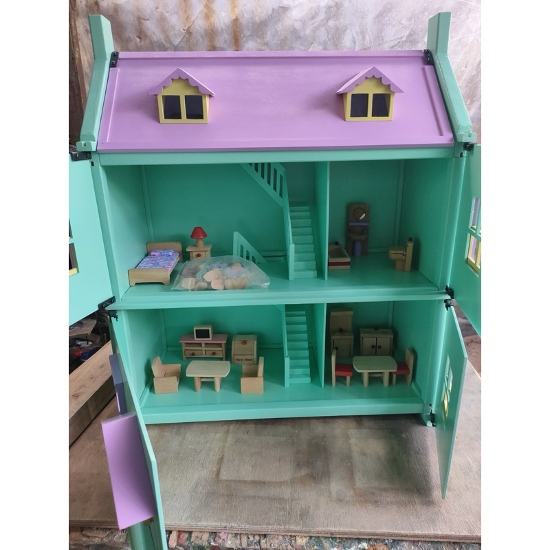 Wooden doll house+furniture + dolls
