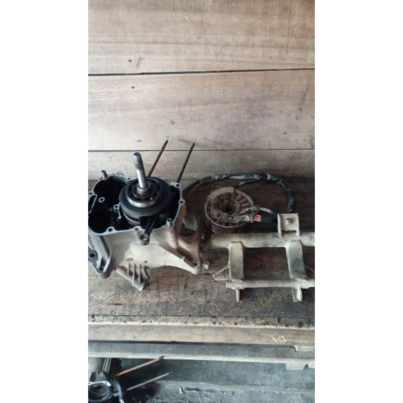 set rengkes kanan,spul set magnet,monting kruk as vario 125 old bohlam