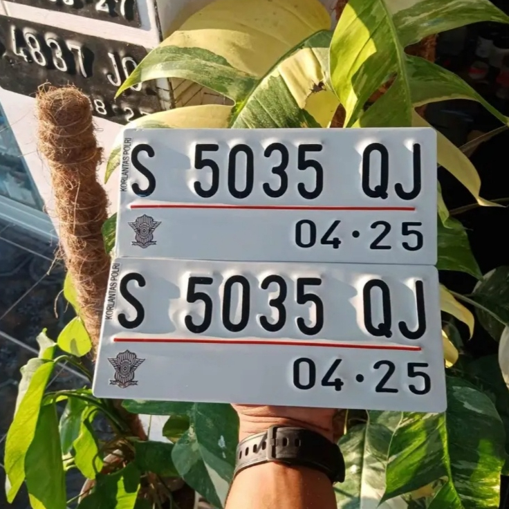 plat nomor motor logo korlantas polri termurah / plat nomor motor custom warna putih free list stike