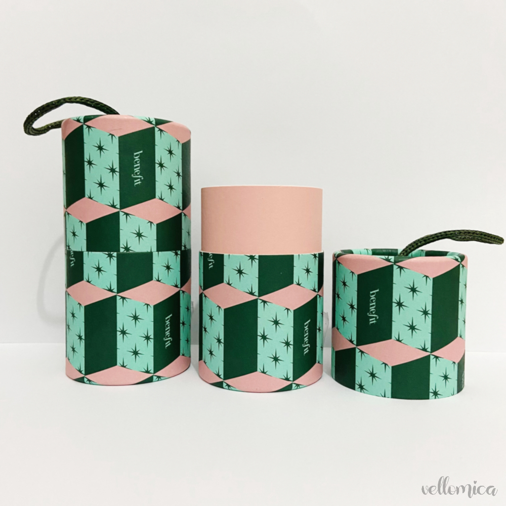 

BENEFIT tube box holiday edition vol 3