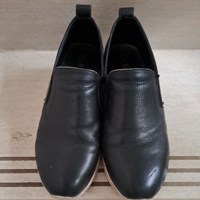 preloved sepatu kickers original