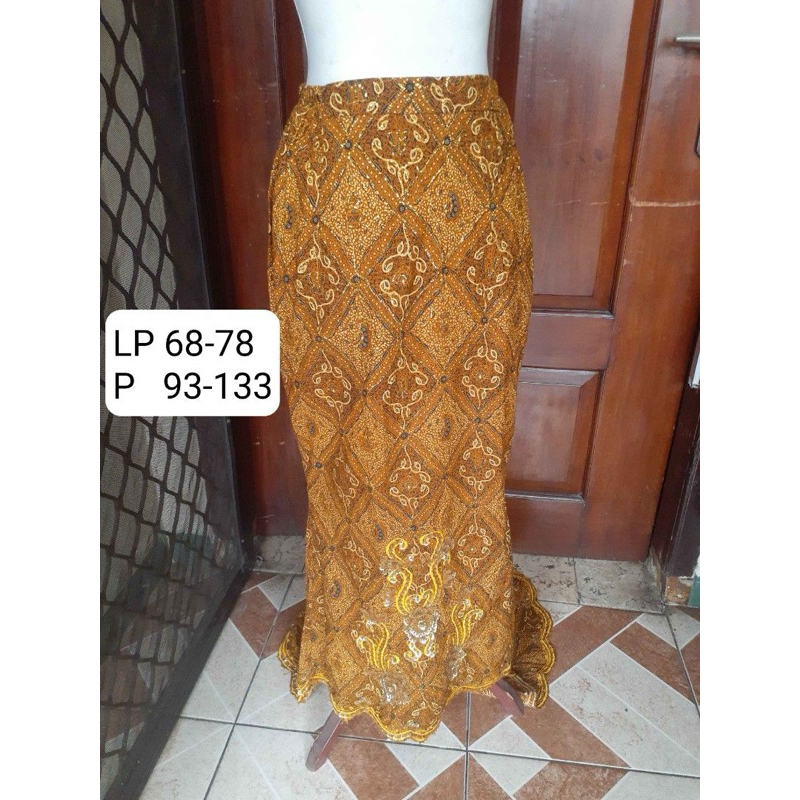 Rok Kebaya Batik Ekor Panjang Rok Pengantin Wanita Payet Mewah - preloved