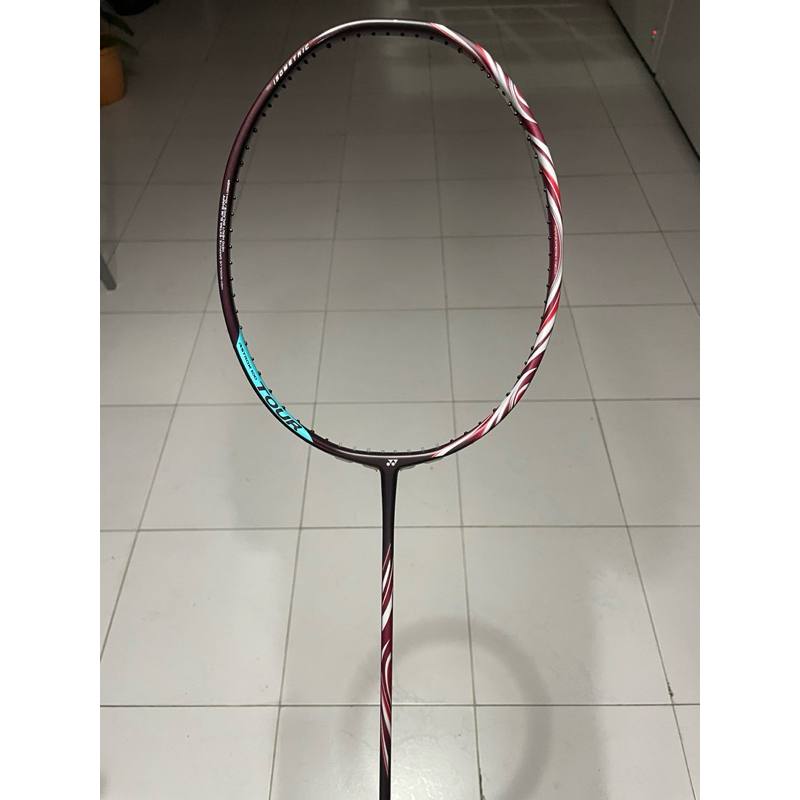 Yonex astrox 100 tour kurenai