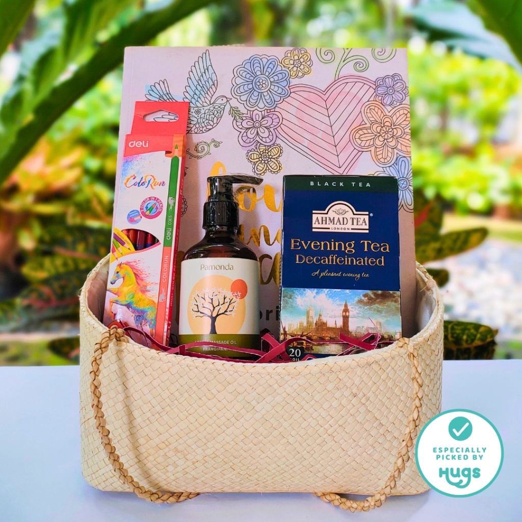 

Hampers Jenguk, Care Package Hugs, Gift Set, Coloring Book