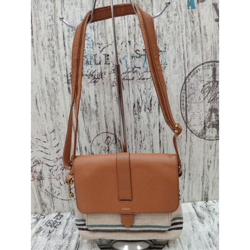 Preloved Tas Selempang Fossil Kinley Small Crossbody