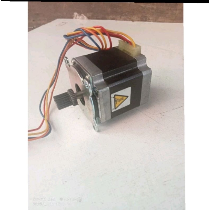 motor steper nema 23 4kabel 2,1A step syn Sanyo denki