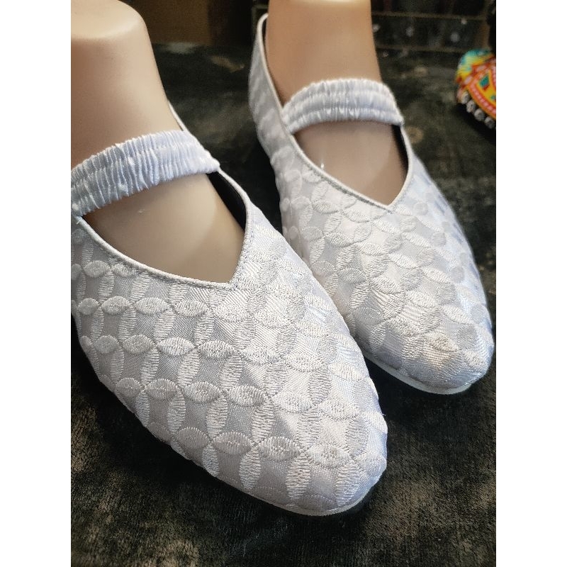 sepatu bordir polos warna putih