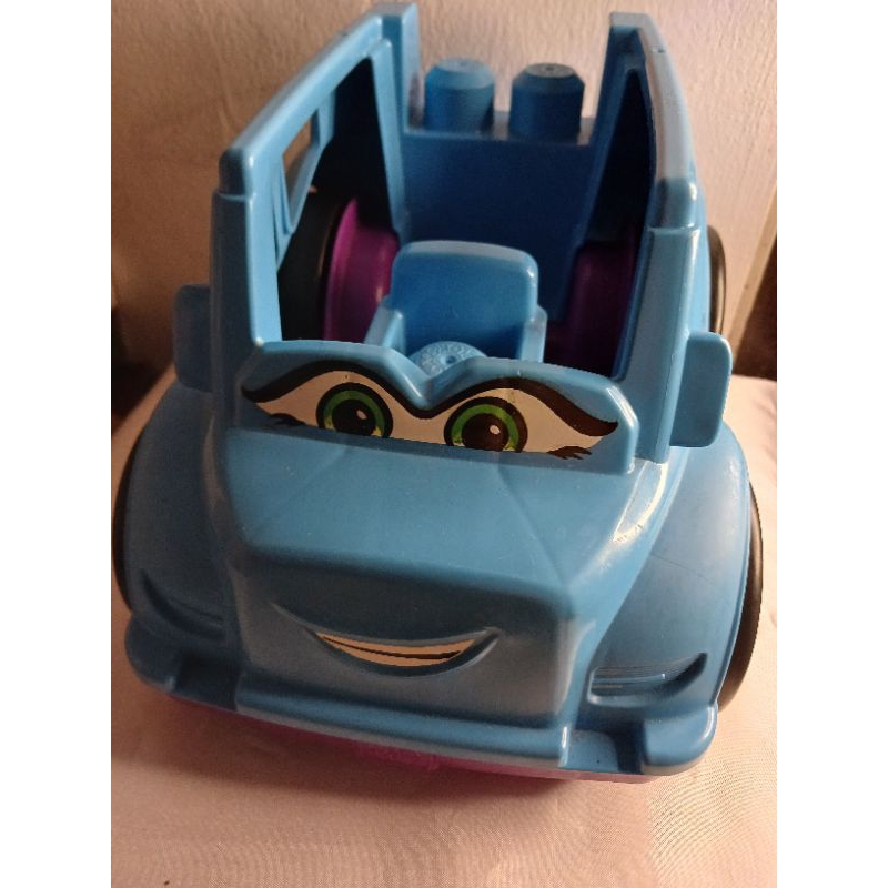 MEGA BLOCK CAR