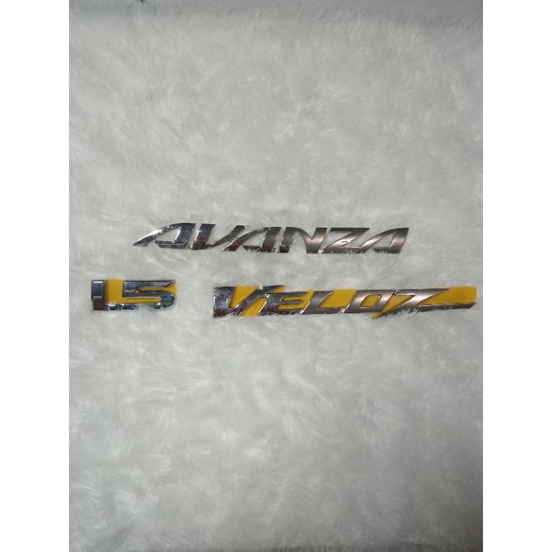 Emblem tulisan Avanza Veloz set original Emblem tulisan Avanza Veloz