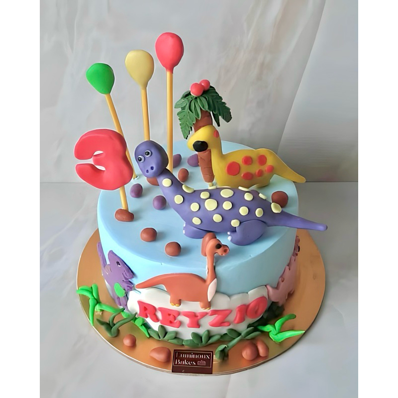 

DINOSAURUS 3D FONDANT CUSTOM CAKE