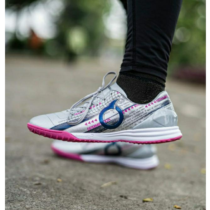 SEPATU FUTSAL ORTUSEIGHT CATALYST LEGION V2 FG SILVER PINK L COD SEPATU BOLA L FUTSAL ORTUS LEGION