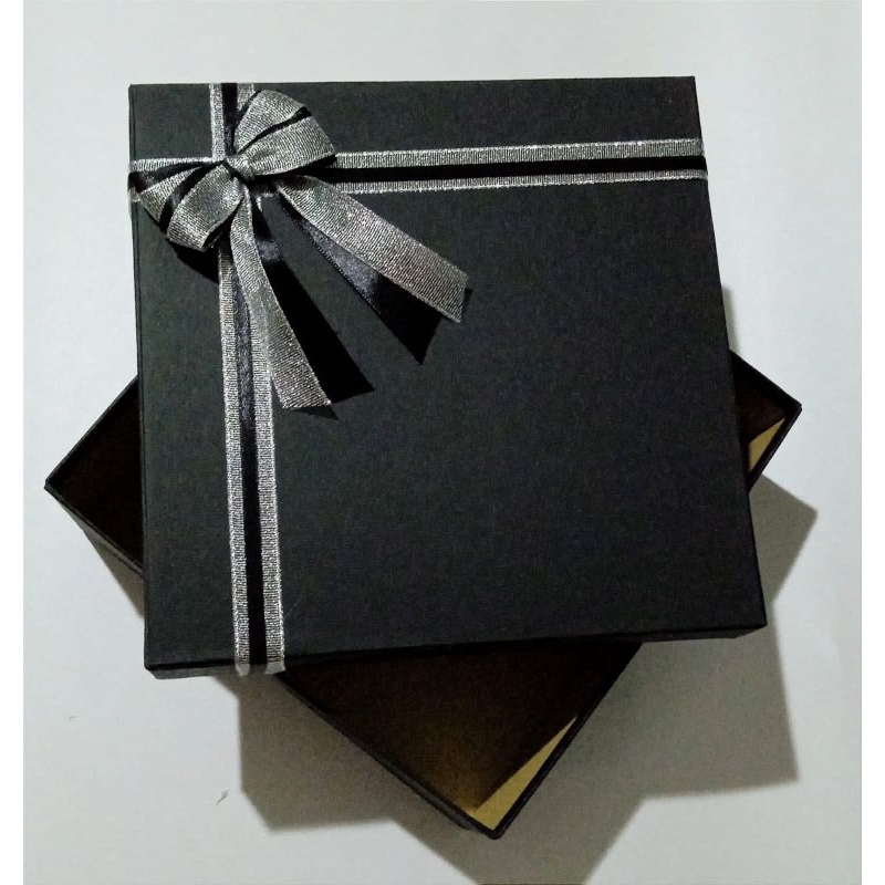 

GIFT BOX, BOX HAMPERS ukuran 25x25x10