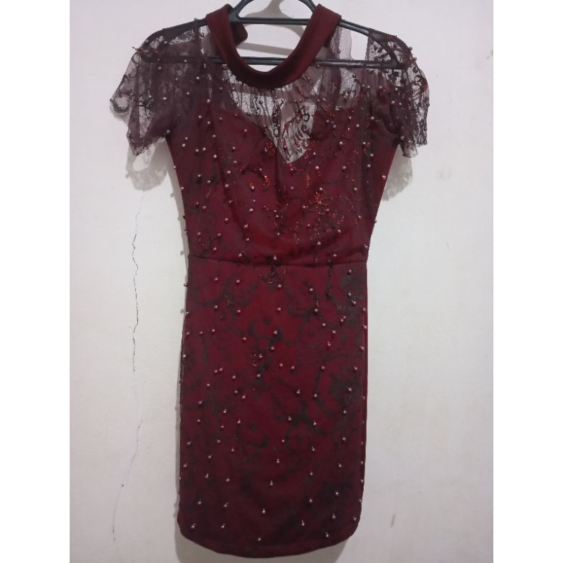 Baju Penyanyi bekas masih bagus warna merah tua pendek