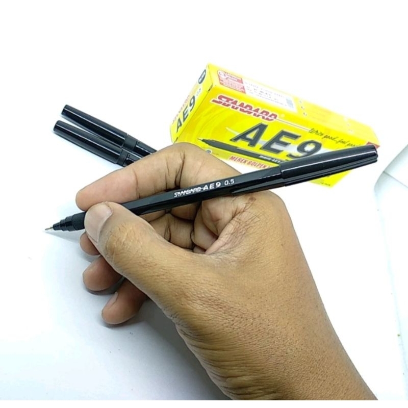

(12 Pcs) Pulpen Standard Ballpoin Standard AE9 AE7 0.5 mm