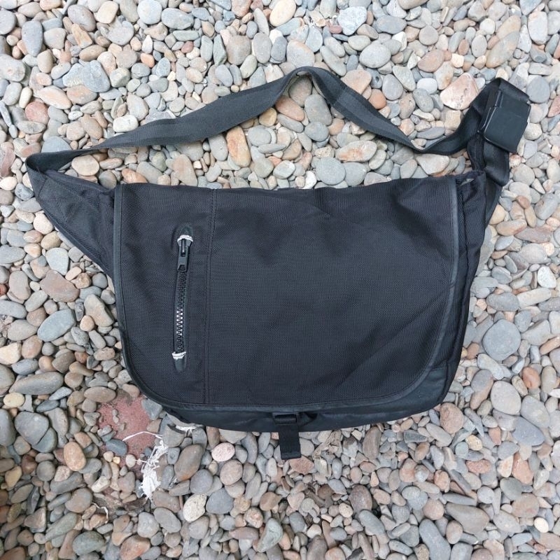 Messenger bag / Sling bag Uniqlo Second