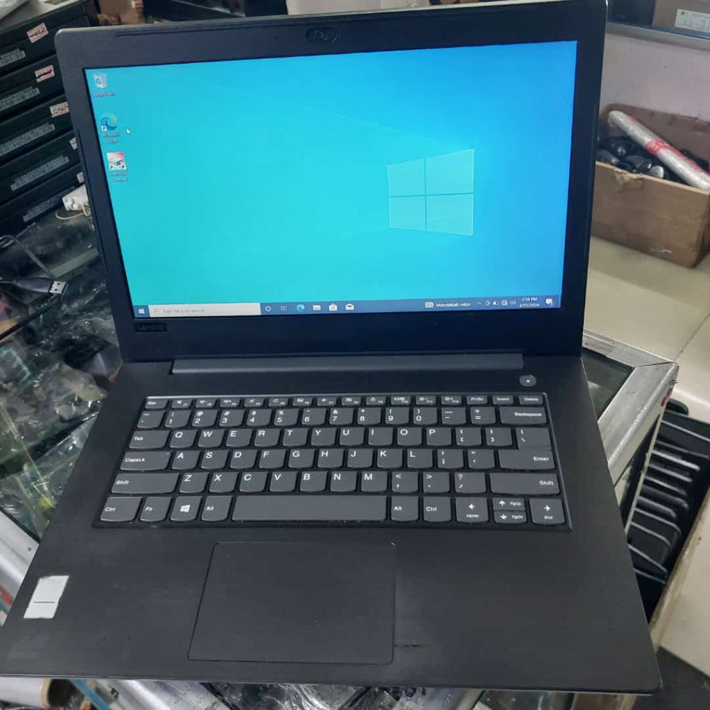 laptop LENOVO V330-14IKB intel core i5 8250u ram 8gb ssd 256gb 14inch murah