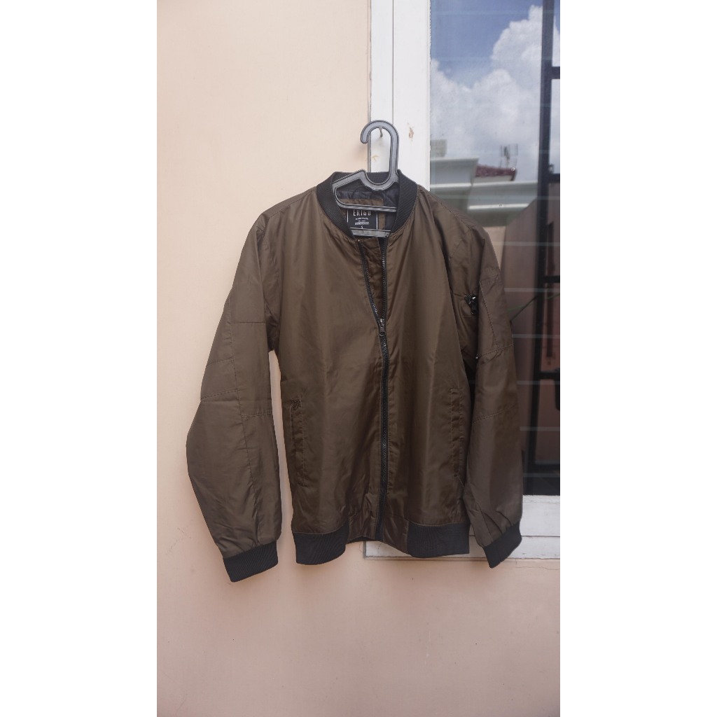 Preloved Jaket parasut erigo