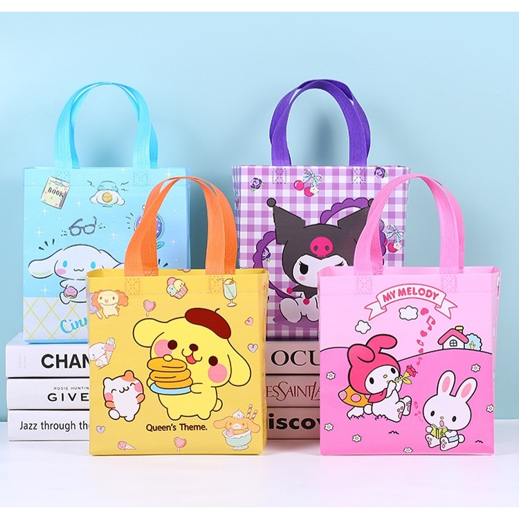 

Tas Goodie Bag Ulang Tahun Non Woven Model Sanrio Karakter